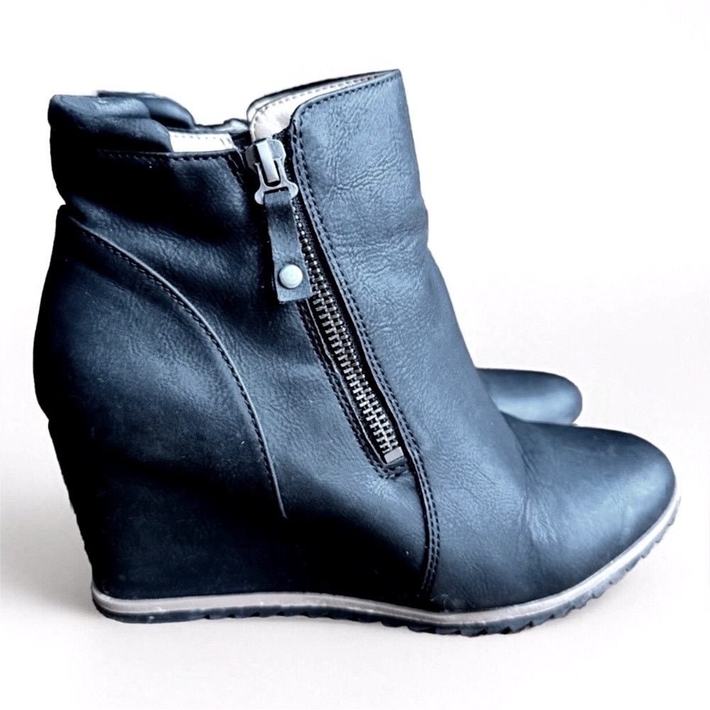 SOUL Naturalizer Haley Booties Womens 8M Black Wedge Ankle Boots Side Zip Bootie
